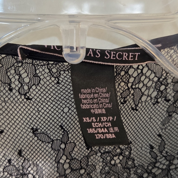 Victoria's Secret Robe - Picture 7 of 11